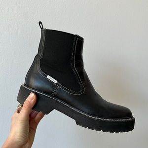 Calvin Klein Leather Lugs Sole Chelsea Boots